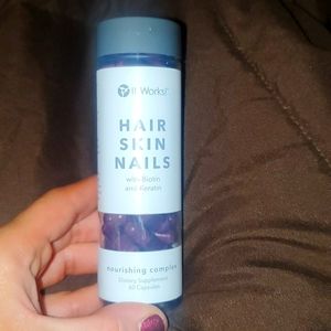 IT WORKS, HAIR SKIN AND NAILS VITAMINS
